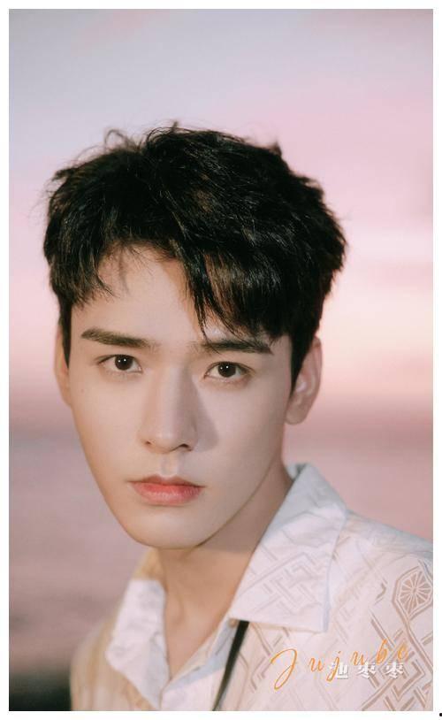 热巴龚俊最新爆料图片,最新爆料图片曝光,浪漫瞬间引网友热议!” 第1张 热巴龚俊最新爆料图片,最新爆料图片曝光,浪漫瞬间引网友热议!” 第1张